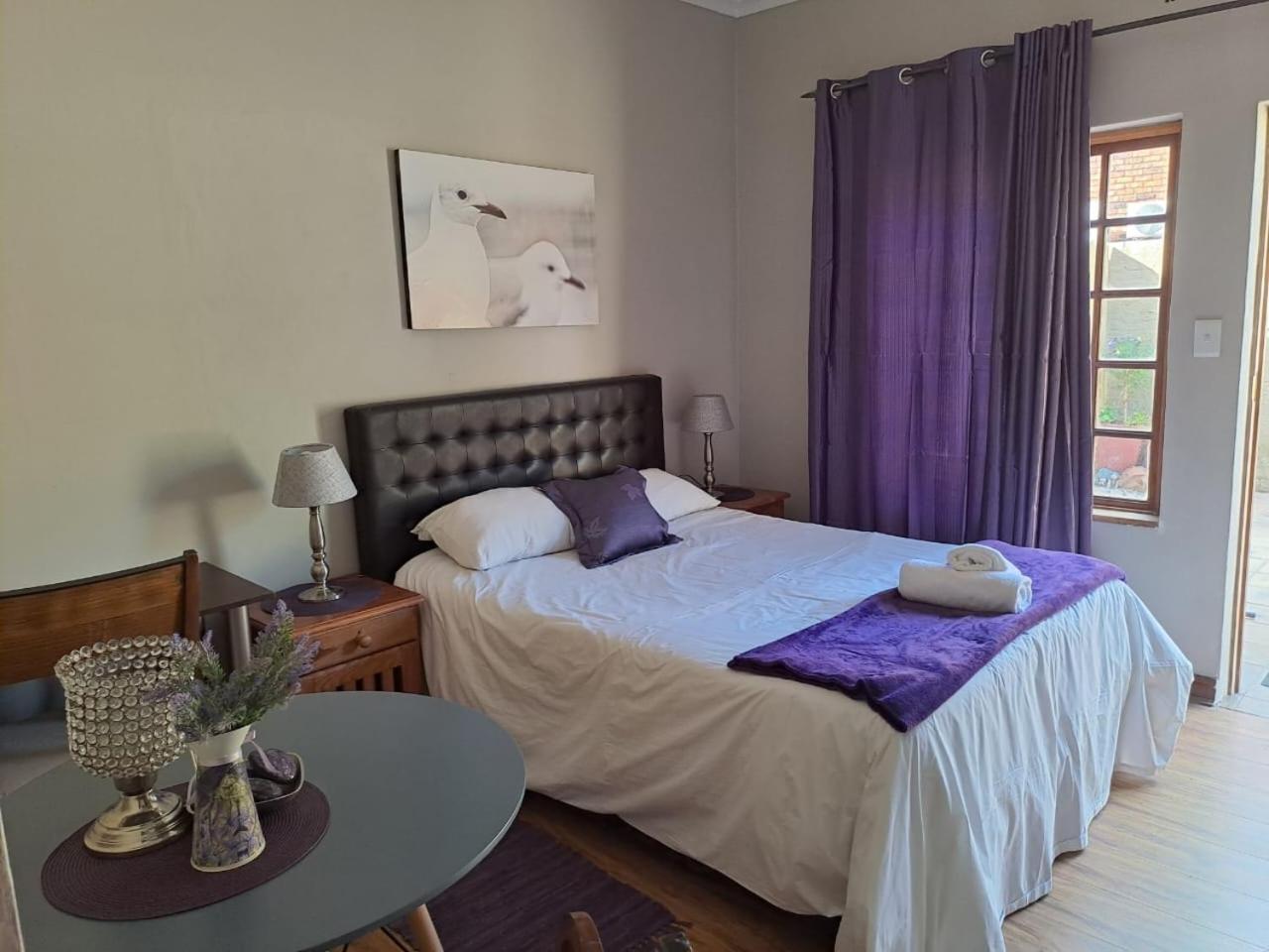24 Onvrey Guest House Boksburg Esterno foto