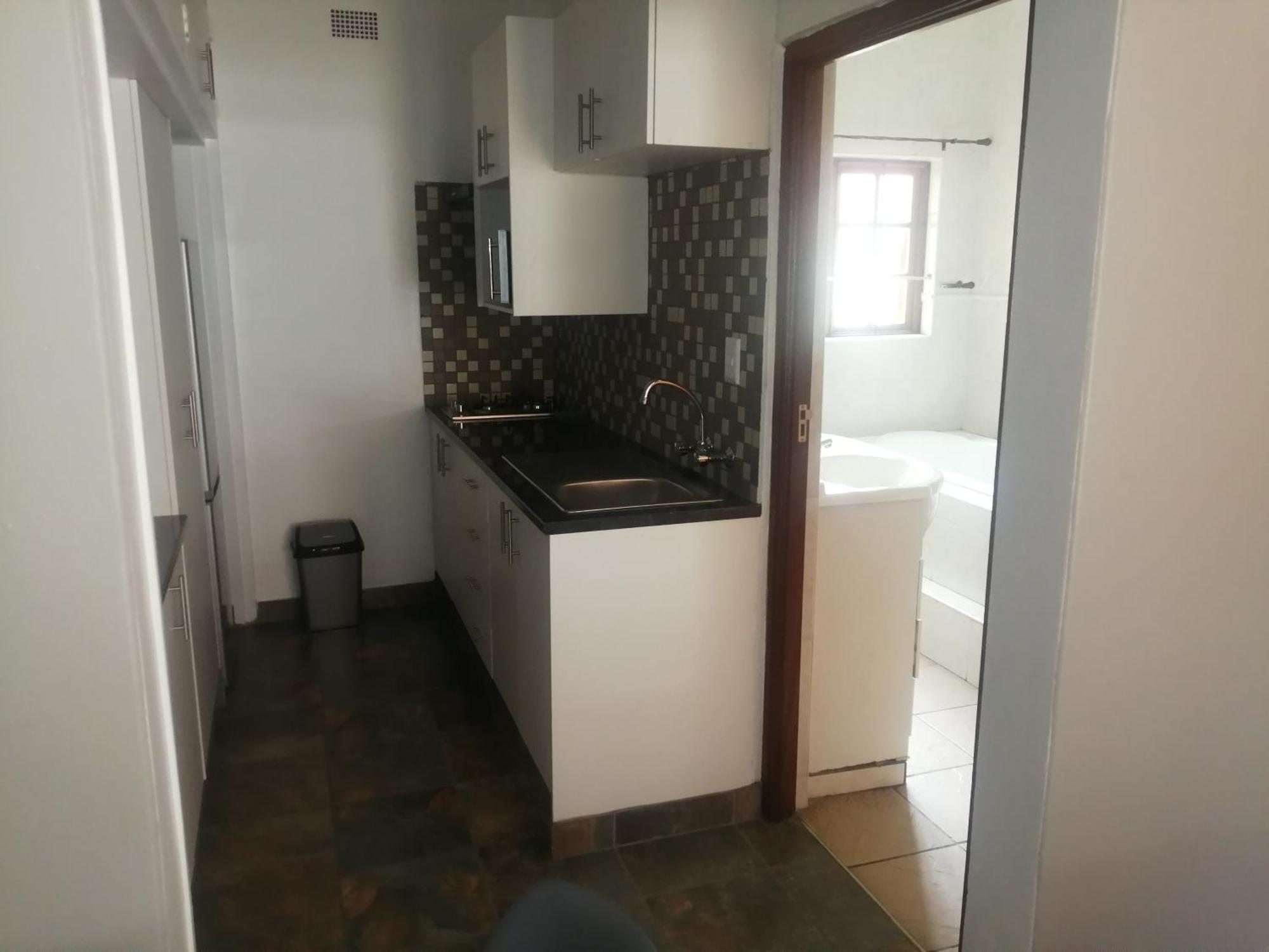 24 Onvrey Guest House Boksburg Esterno foto