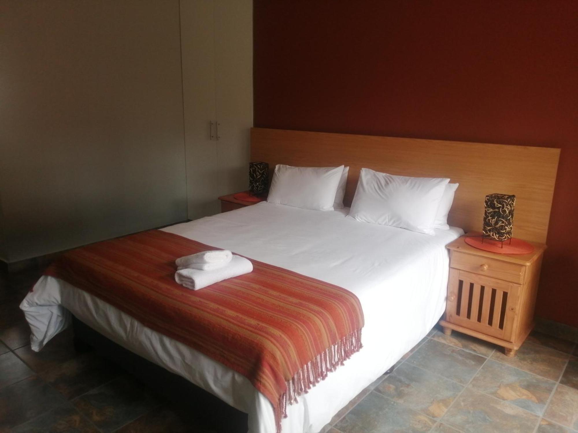 24 Onvrey Guest House Boksburg Esterno foto