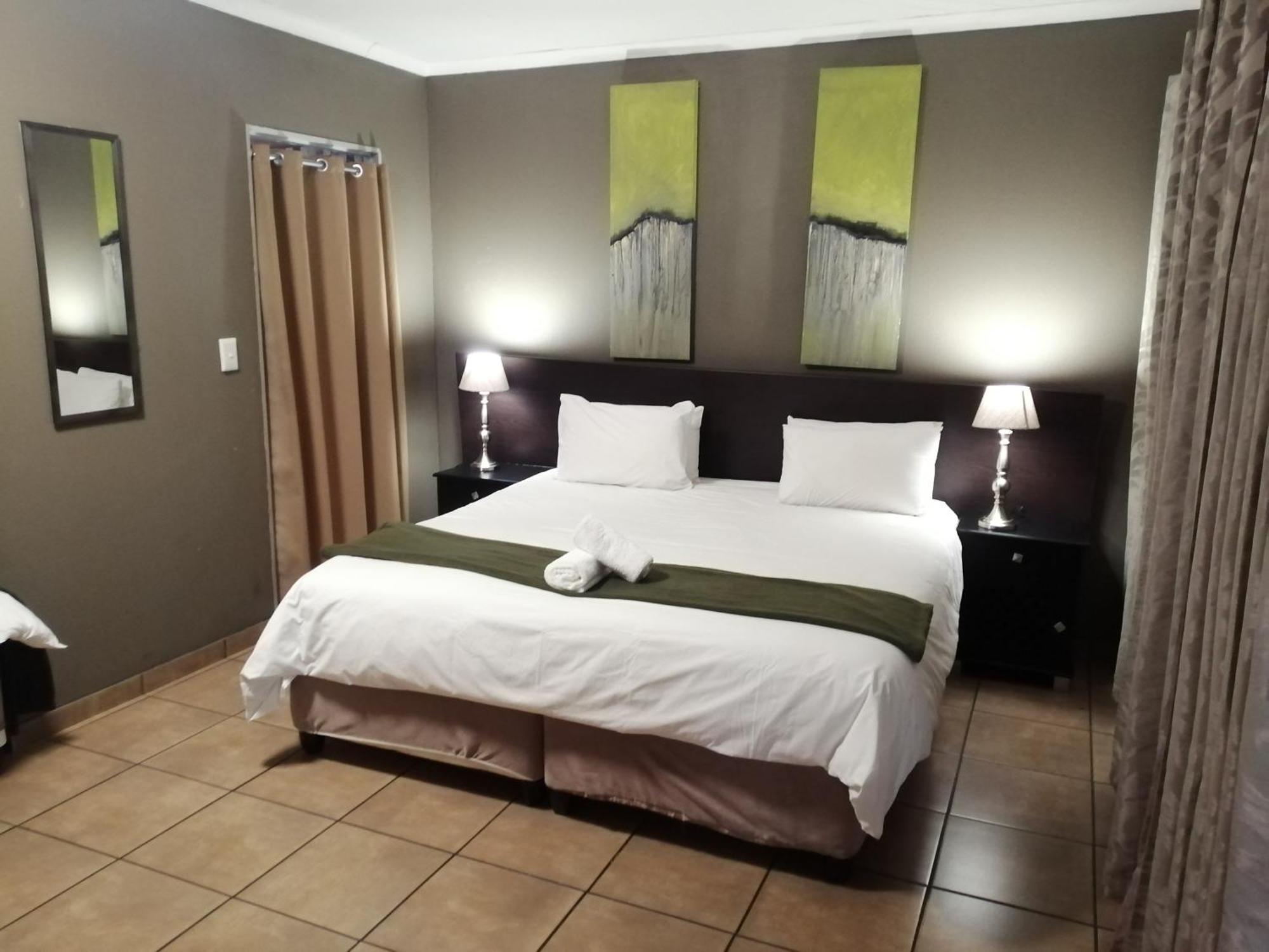 24 Onvrey Guest House Boksburg Esterno foto