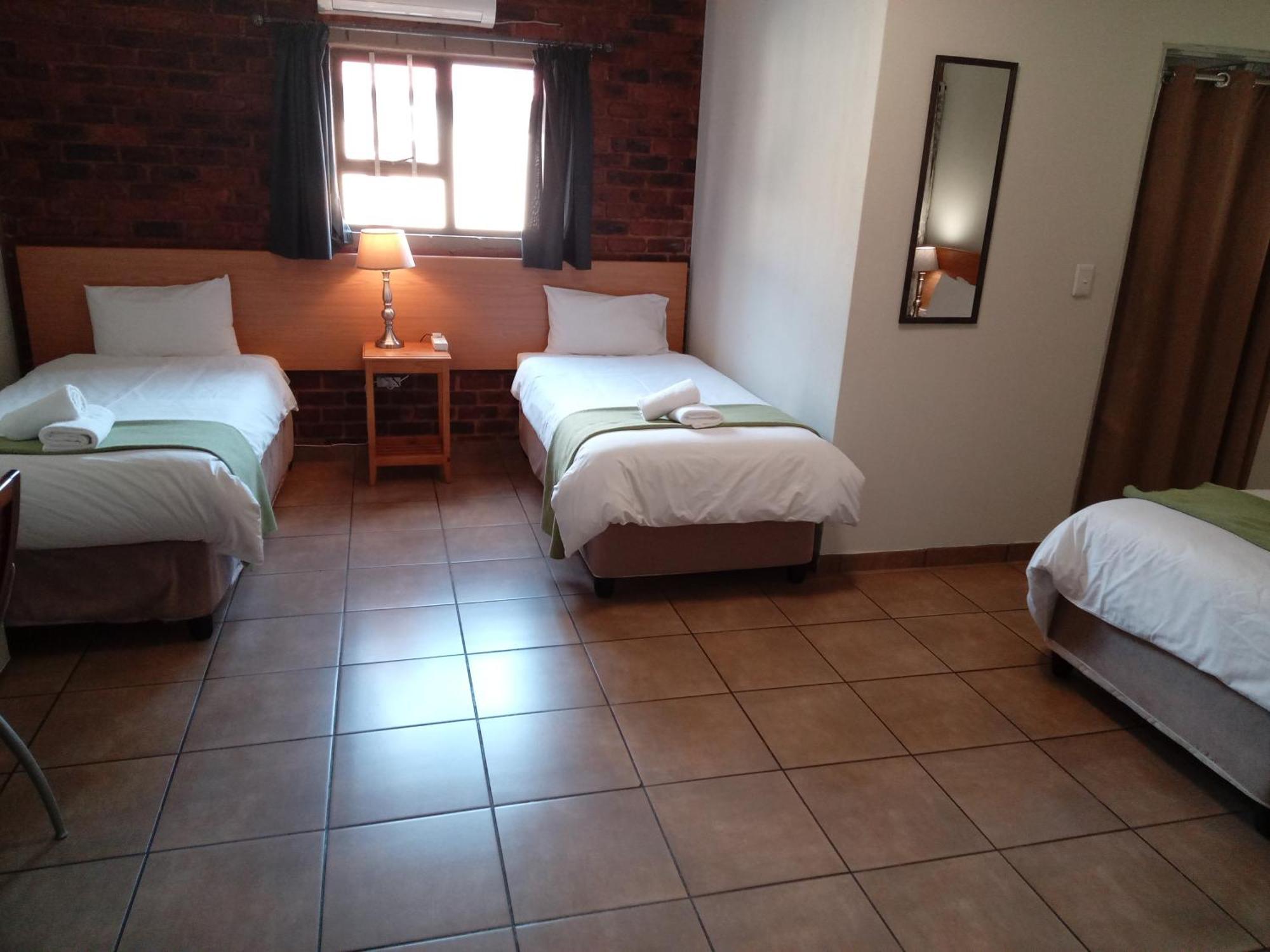 24 Onvrey Guest House Boksburg Esterno foto