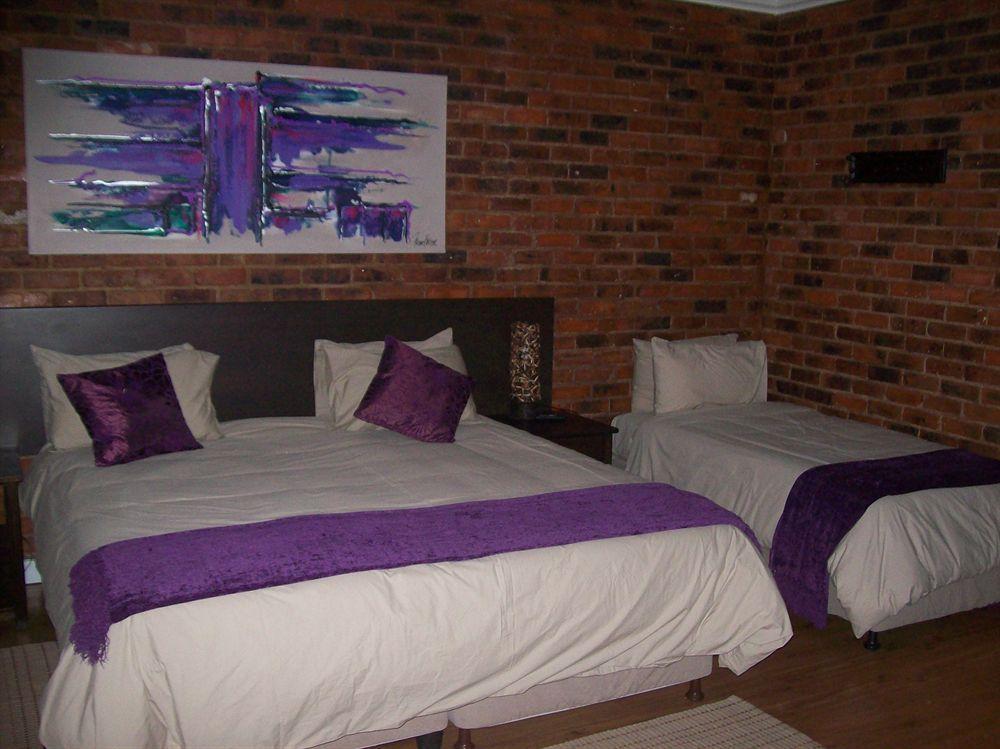24 Onvrey Guest House Boksburg Esterno foto