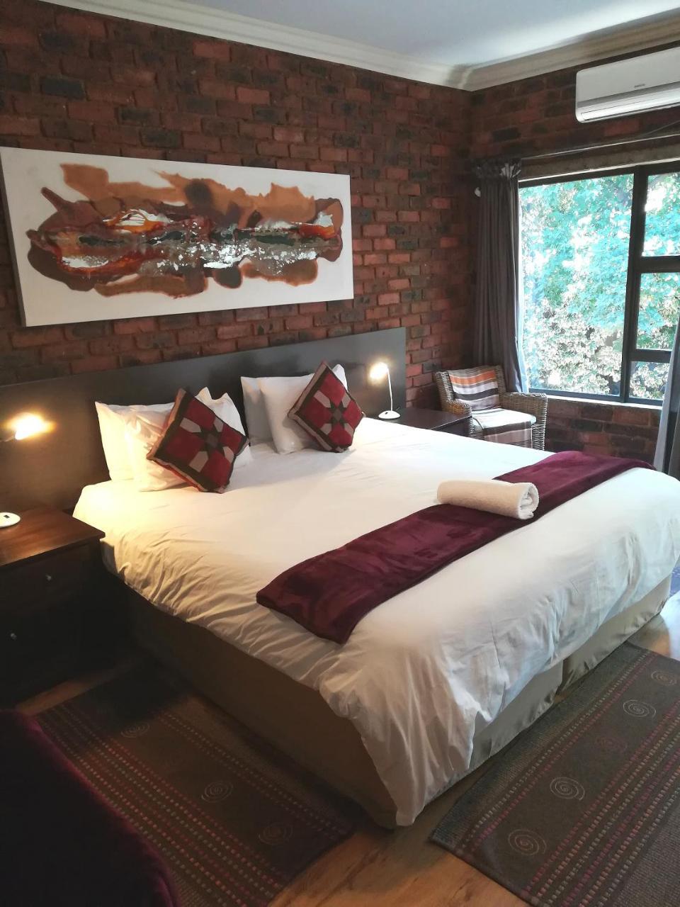 24 Onvrey Guest House Boksburg Esterno foto