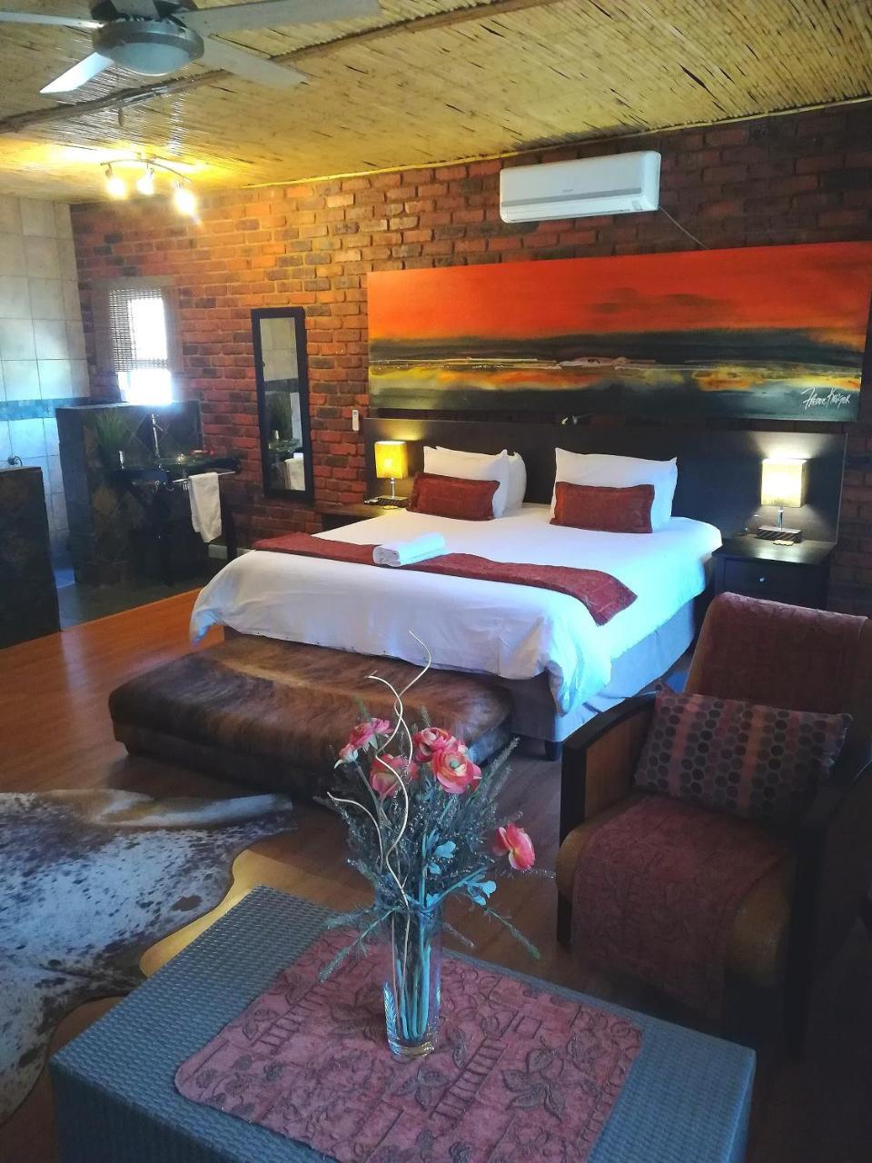 24 Onvrey Guest House Boksburg Esterno foto