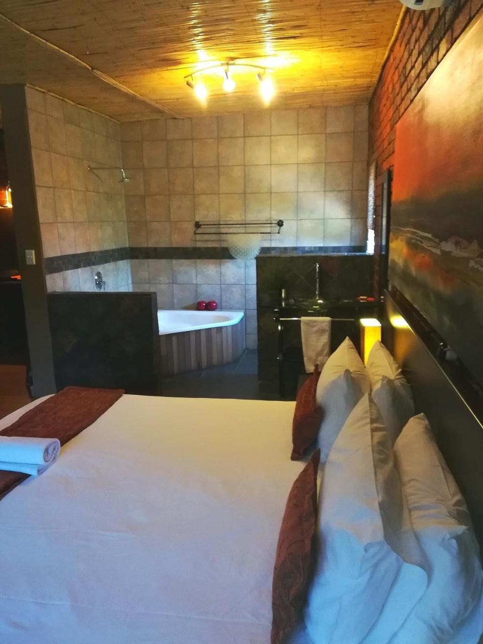 24 Onvrey Guest House Boksburg Esterno foto