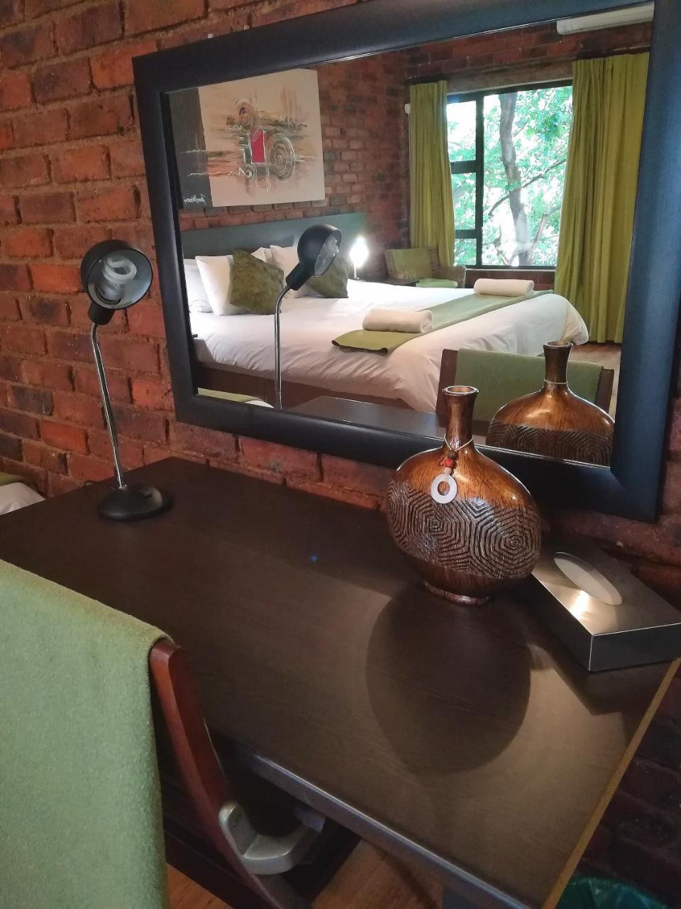 24 Onvrey Guest House Boksburg Esterno foto