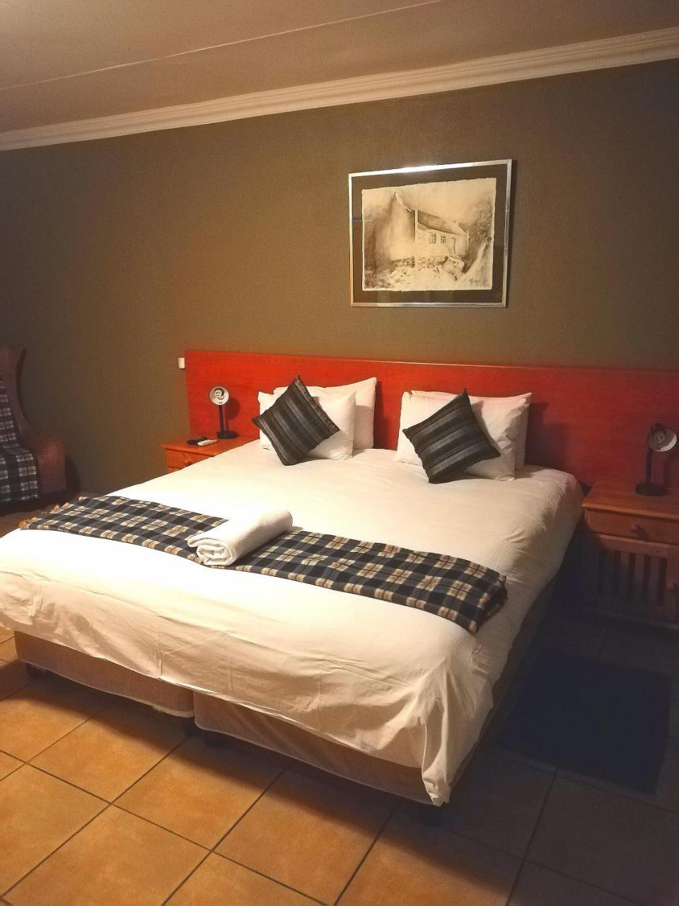 24 Onvrey Guest House Boksburg Esterno foto